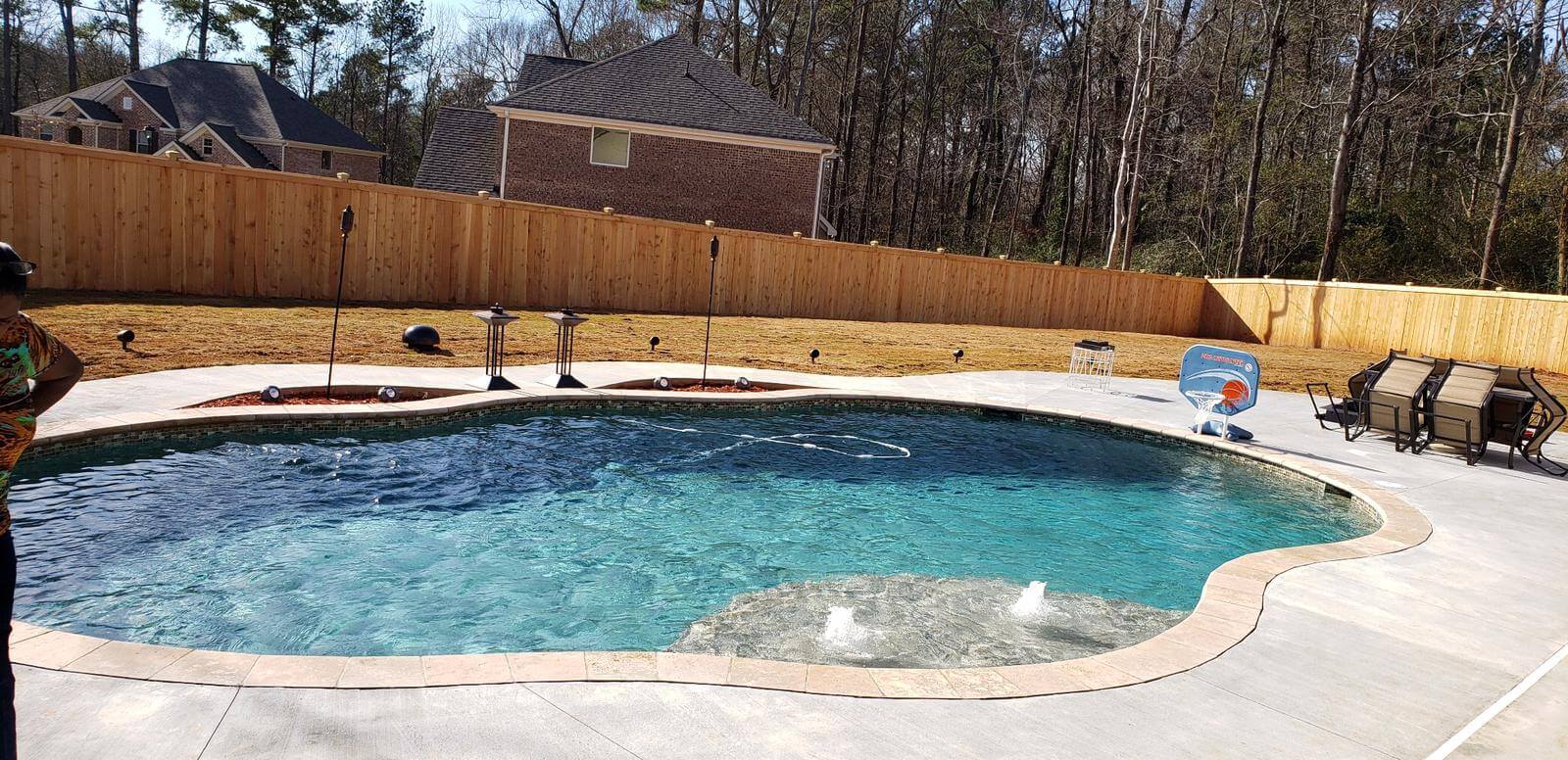 custom swimming pool builders
