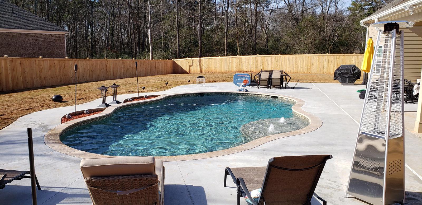 custom swimming pool builders